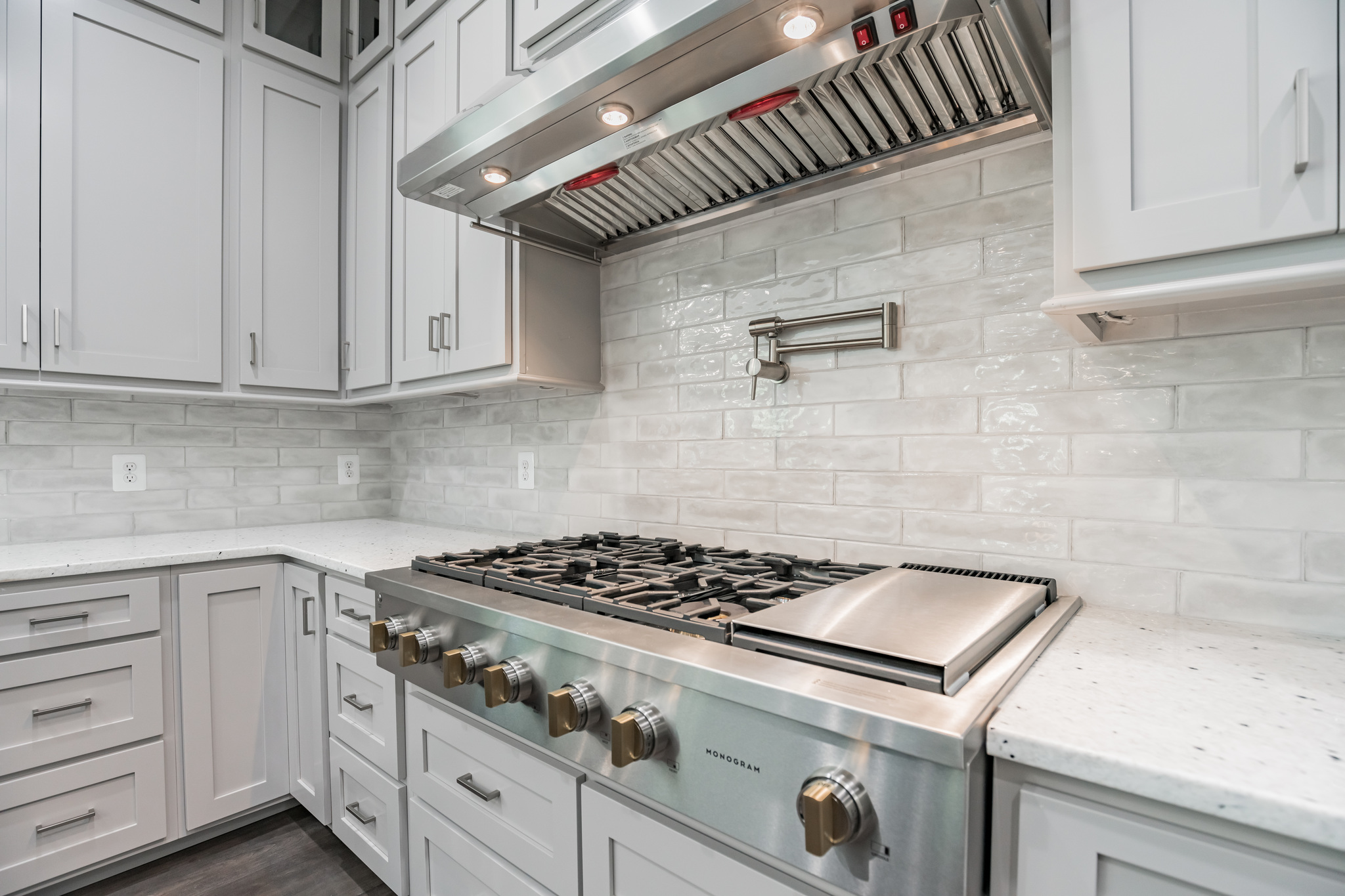 r214-kitchen-3-16556479282321.jpg