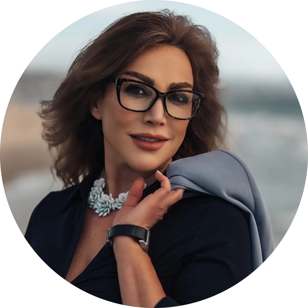 0012901290550-circle---leila-17301502490636.png